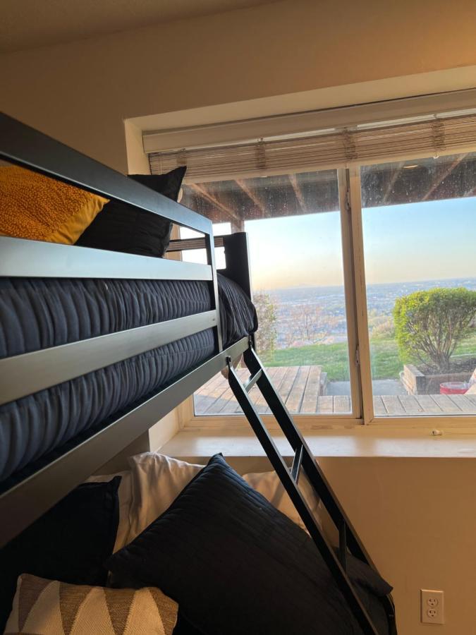 Above Ground Basement Apartment 2 Bedroom 1 B Retreat With Gorgeous View Draper Bagian luar foto